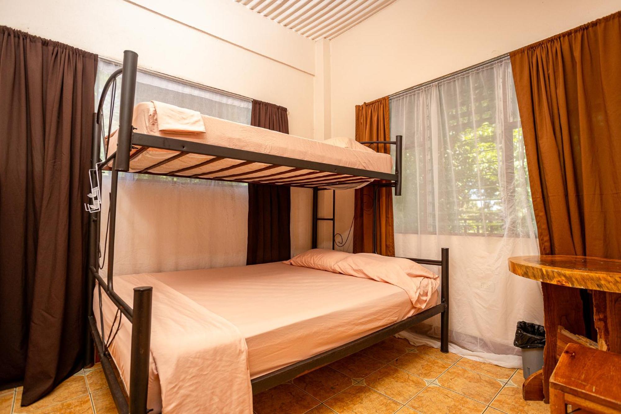Manuel Antonio Hostel מראה חיצוני תמונה